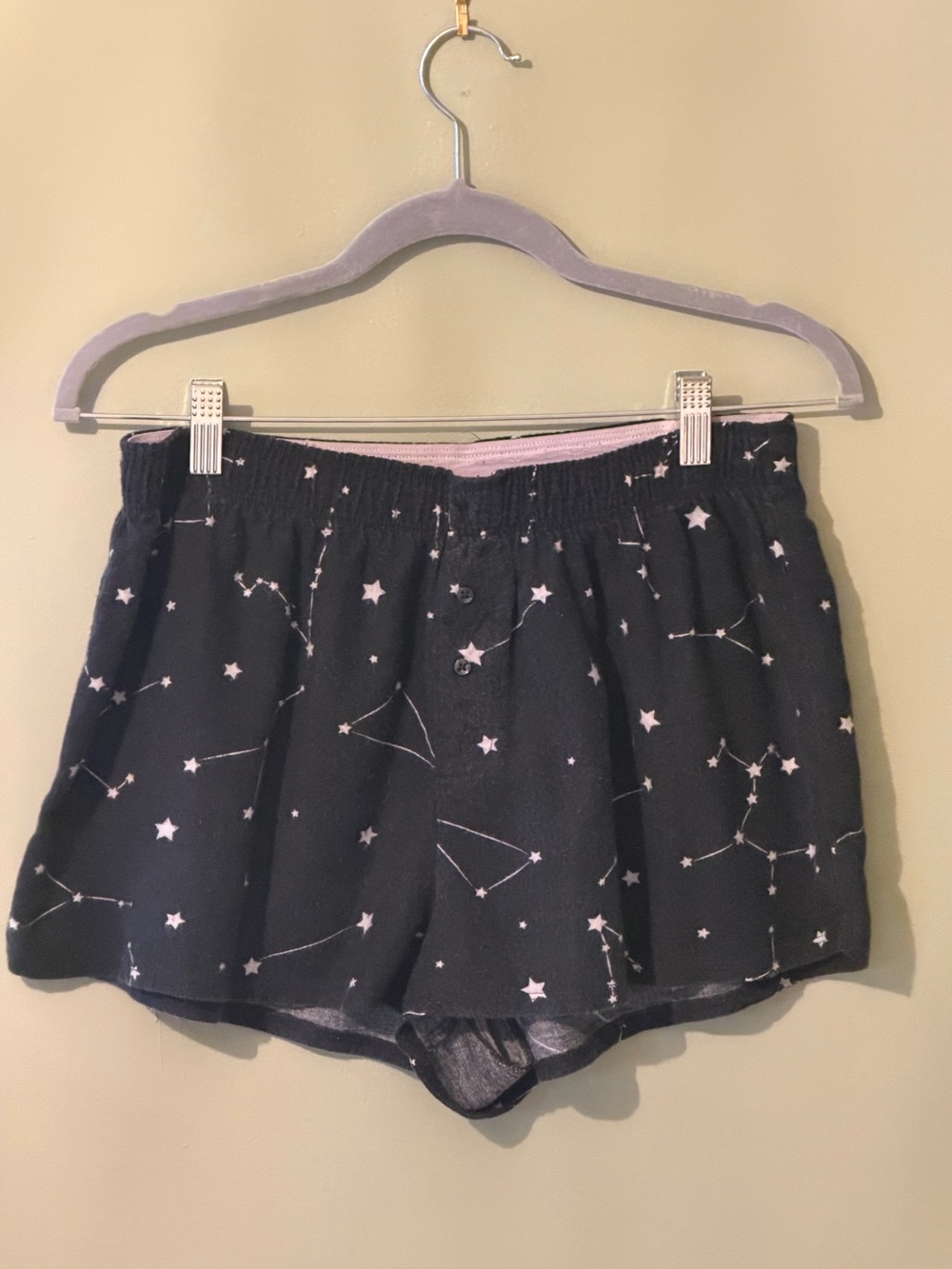 Colsie Black Constellation Print Athletic Lounge Shorts